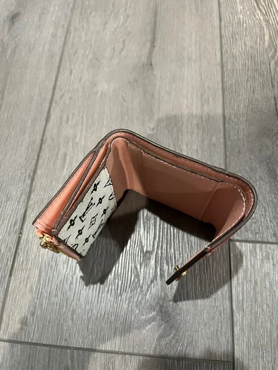 Louis Vuitton Zoe Wallet Giant Monogram Red/Pink Compact Wallet - Picture 10 of 16